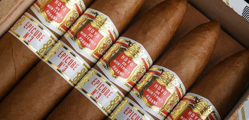 Xì gà Cuba Hoyo de Monterrey Epicure No.3 hộp 25 điếu