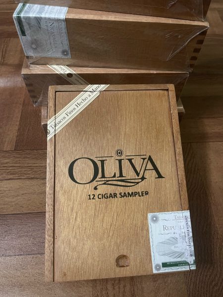 Xì gà Oliva sampler 12 Cigar Collection