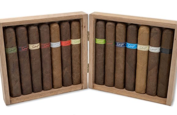 Tatuaje Monster Smash Sampler 14 điếu cùng kích thước