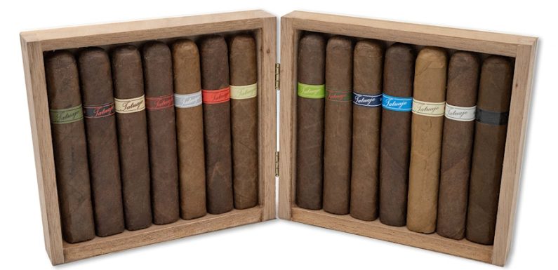 Tatuaje Monster Smash Sampler 14 điếu cùng kích thước