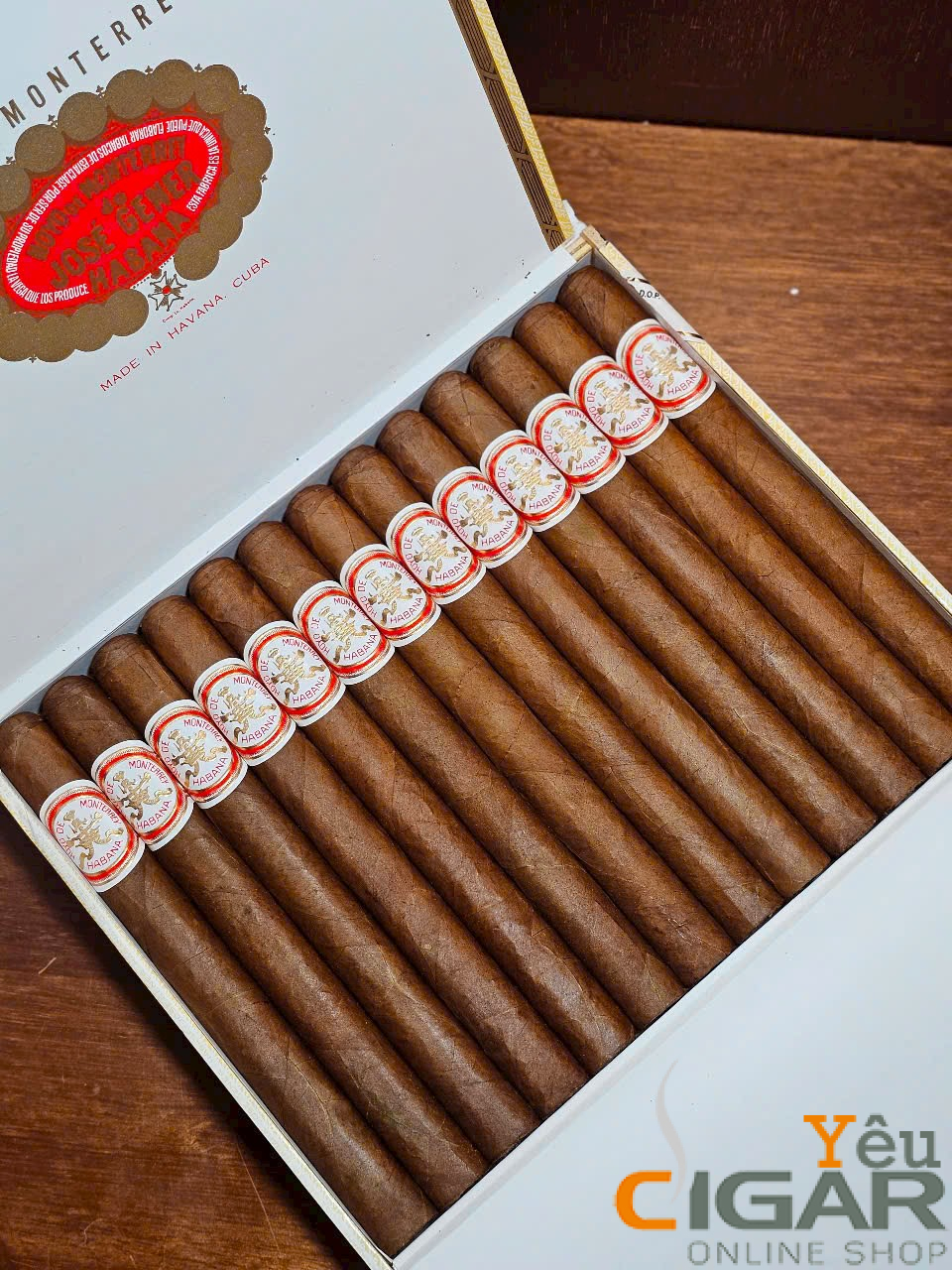 Đánh giá Hoyo de Monterrey Double Coronas