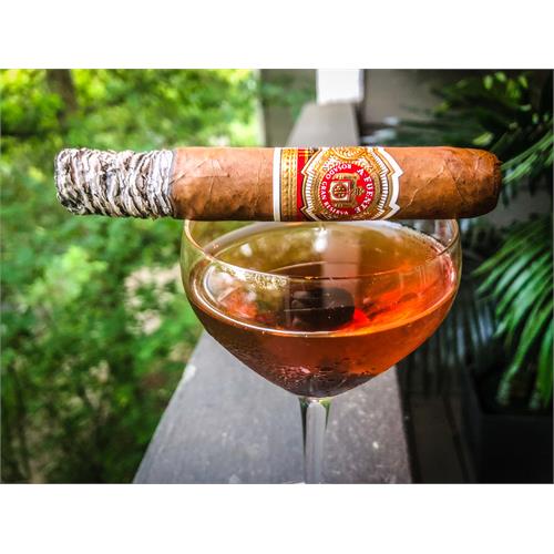 Review xì gà Arturo Fuente Rosado Sungrown Magnum R52