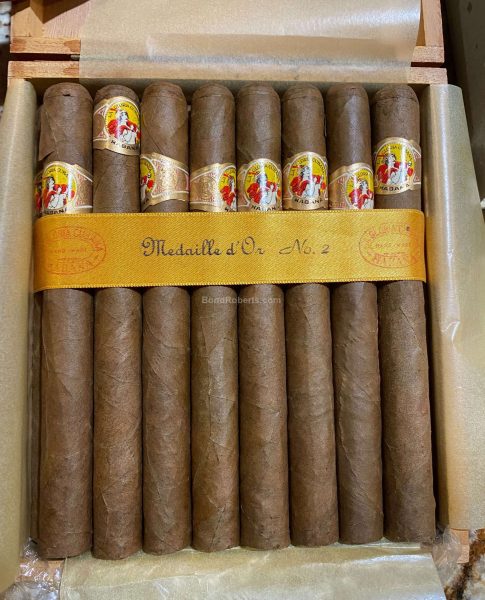 Xì gà La Gloria Cubana Médaille d’Or No. 2 hộp 25 điếu