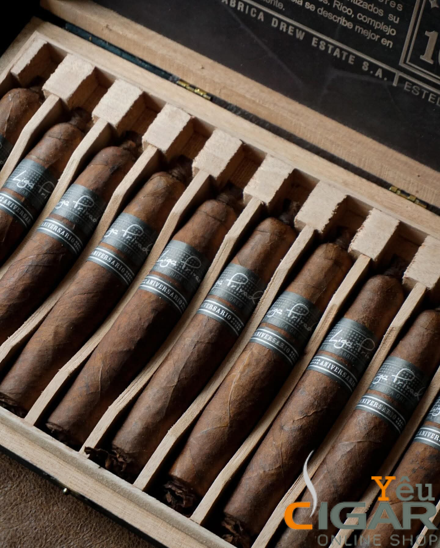 Liga Privada 10 Year Aniversario hộp 10 điếu