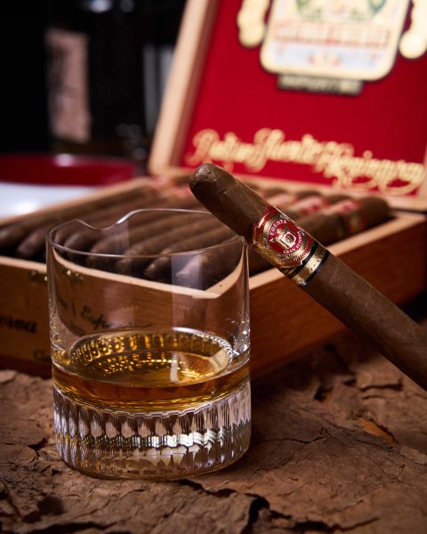 Xì gà Arturo Fuente Hemingway Classic