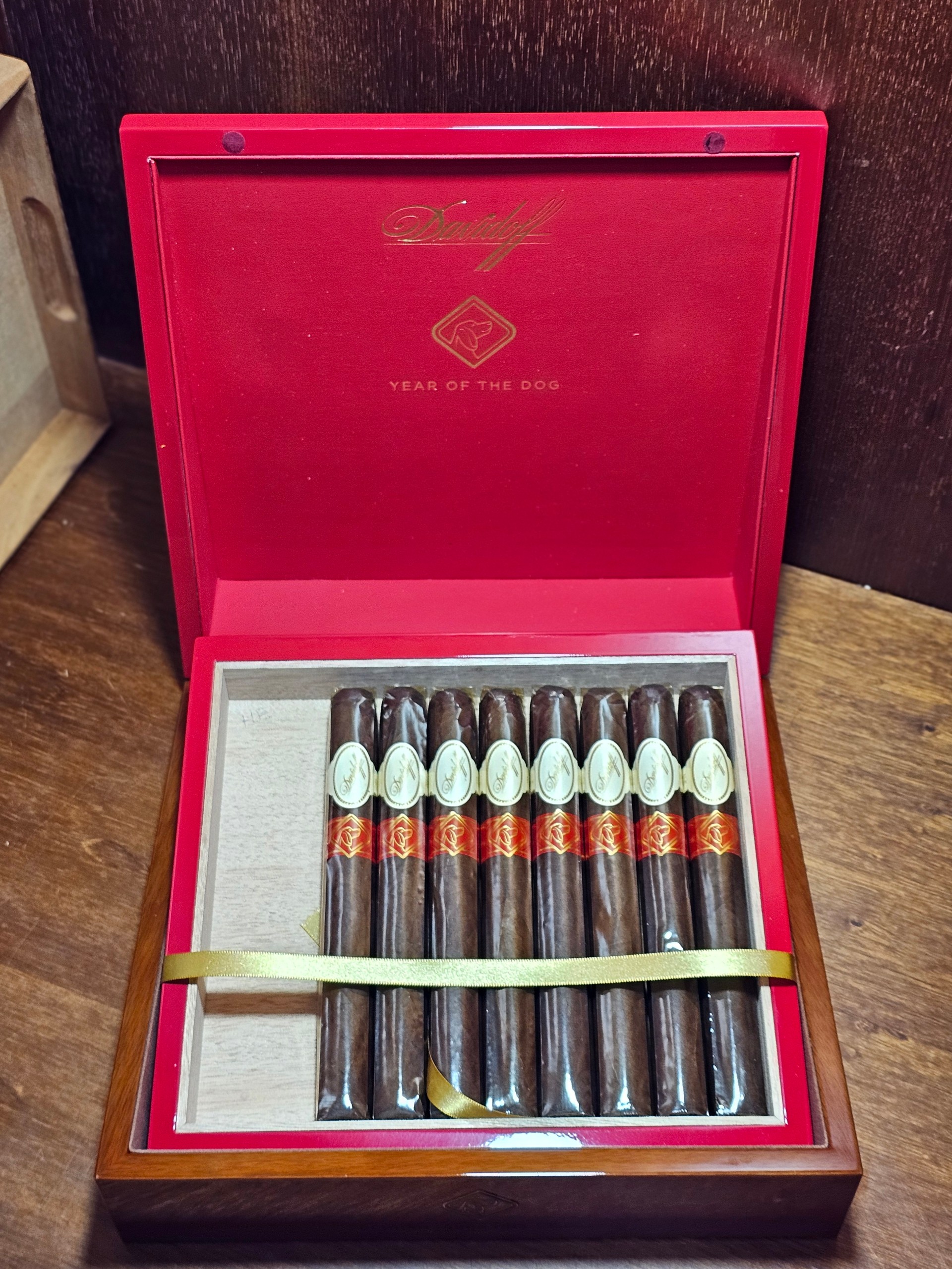 Davidoff Year of the Dog – Limited Edition 2018, Gran Churchill vị gỗ & ngọt sâu
