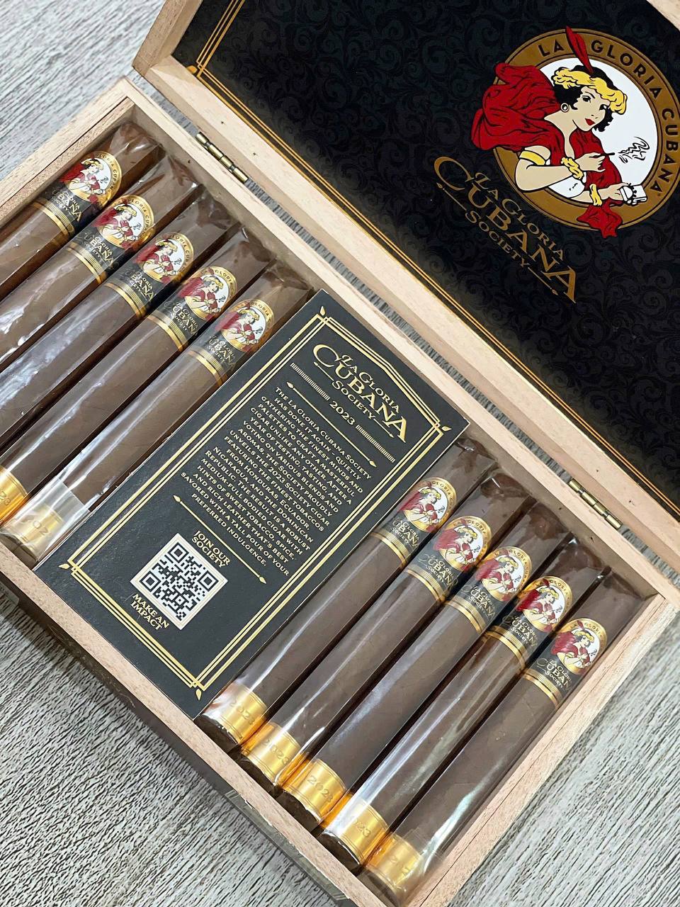 Review xì gà La Gloria Cubana Society II Toro