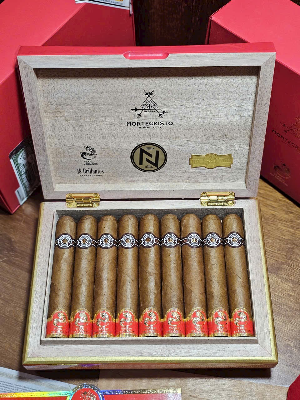 Xì gà Cuba Montecristo Brillantes – Year of the Dragon 2024