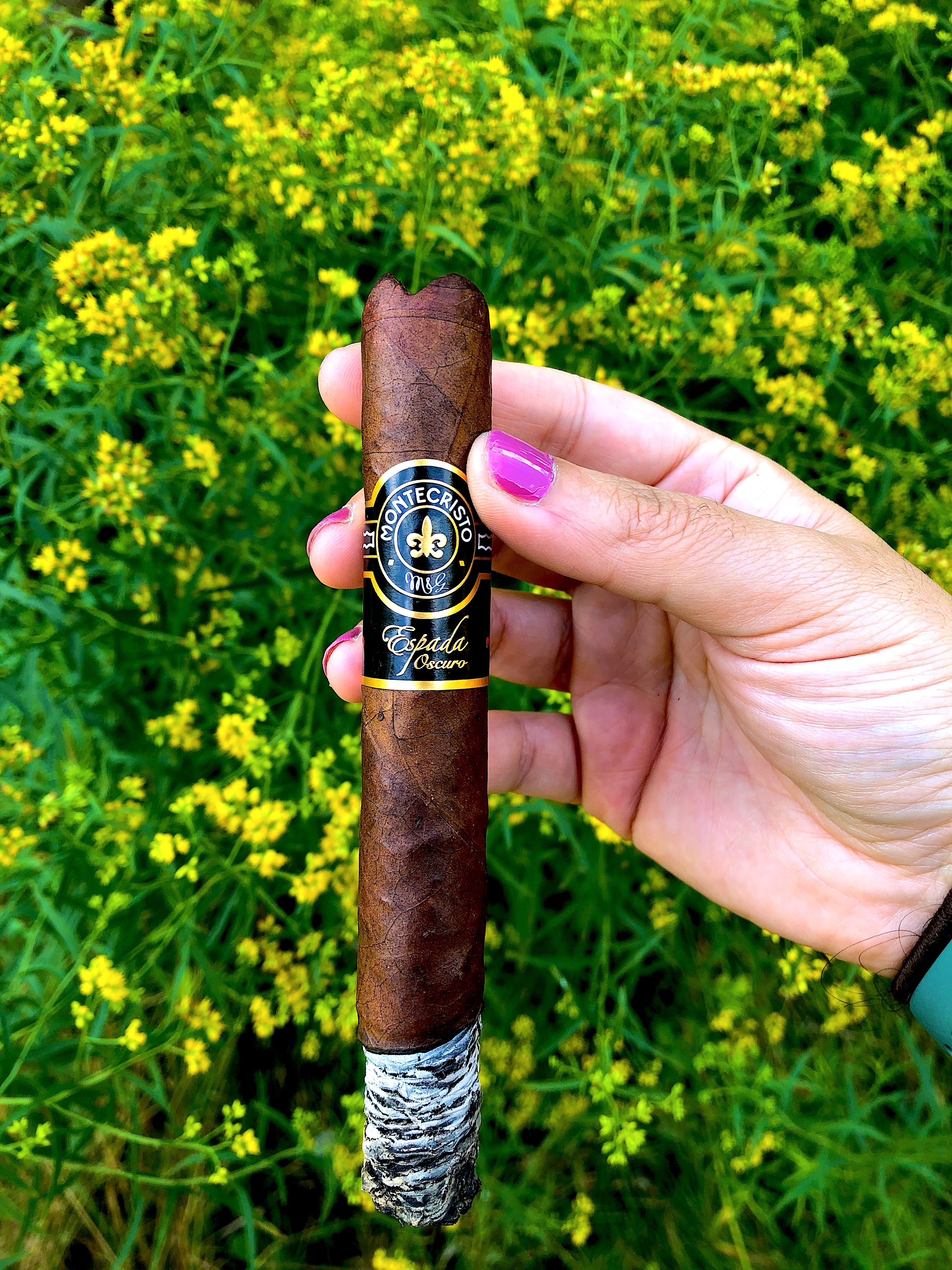 Montecristo Espada Oscuro Quillon 7″ x 56 – Trải nghiệm full-bodied đỉnh cao của dòng Espada Review xì gà Montecristo Espada Oscuro Quillon