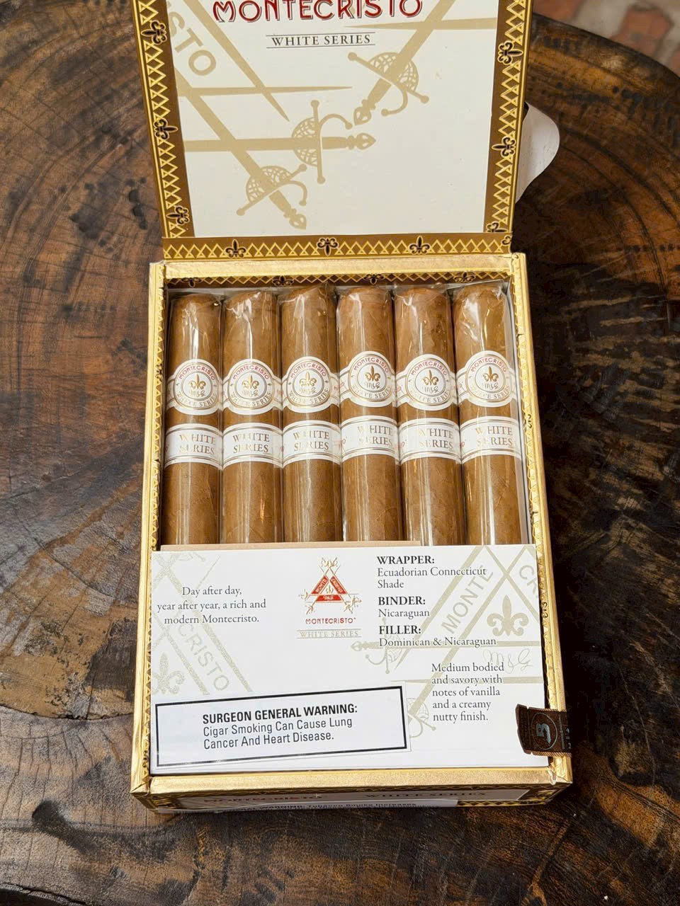 Montecristo White Series Churchill hộp 10