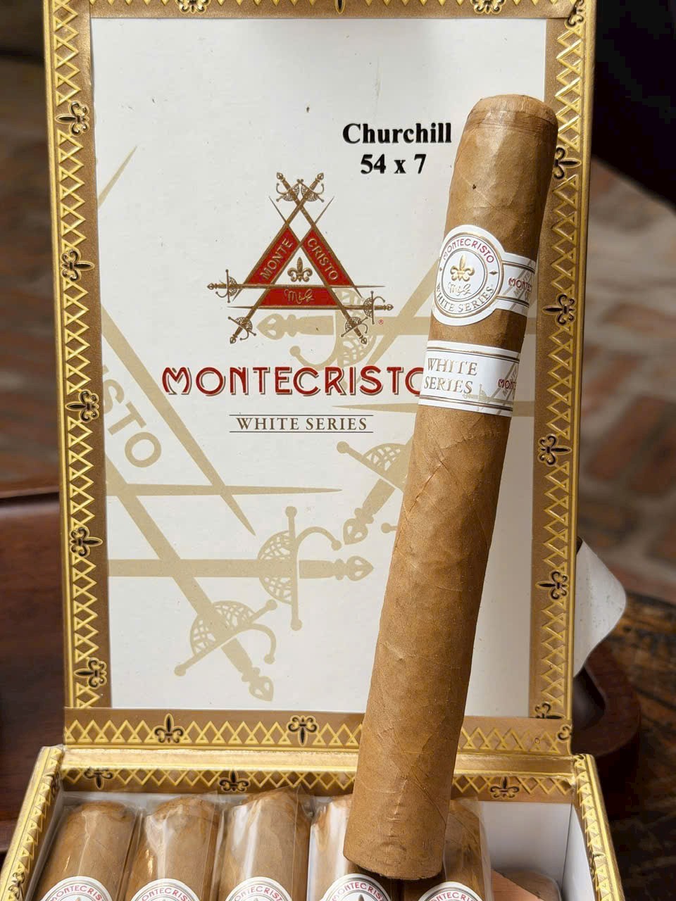 Xì gà Montecristo White Series Churchill 7x54
