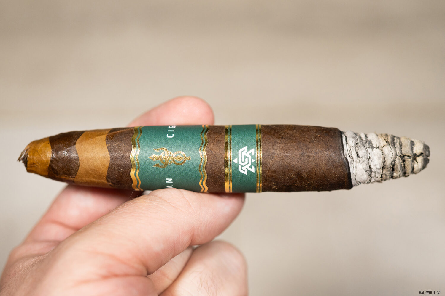 Đánh Giá Xì Gà Cayman Cigar Co. Tortuga